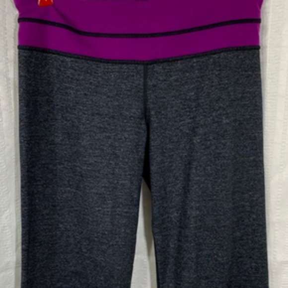 Lululemon Capri pants - Picture 2 of 5